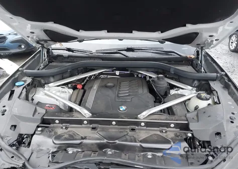 2022 BMW X5 xDrive40I z USA, uszkodzony, nr VIN 5UXCR6C09N9J92361